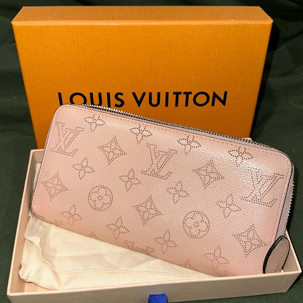 Louis Vuitton Mahina Wallet Magnolia Pink Zippy Wallet EUC dust bag box and COA